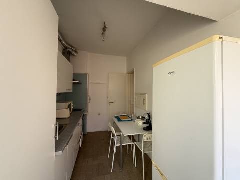 T2 p/ Venda - Moscavide - RCH ALTO - Luminoso