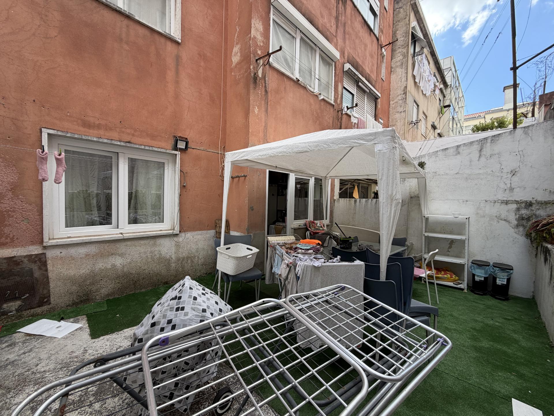 T1+1 p/ Venda em Moscavide - Terraço - RCH