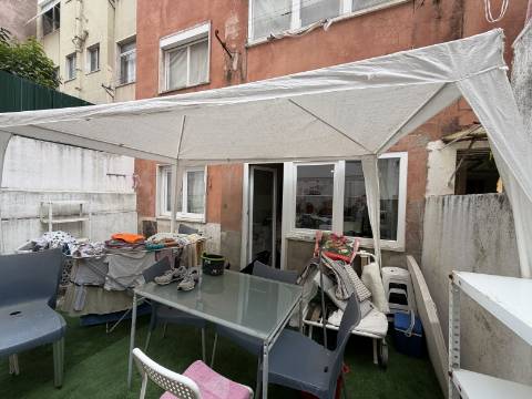T1+1 p/ Venda em Moscavide - Terraço - RCH