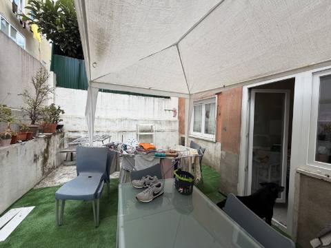 T1+1 p/ Venda em Moscavide - Terraço - RCH