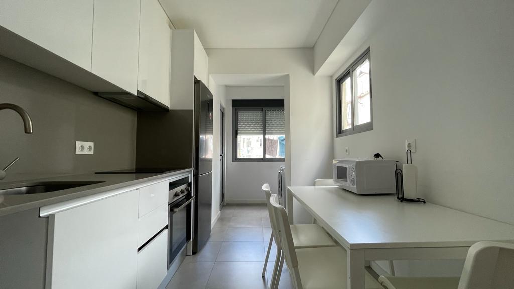 Apartamento T2 - Moscavide p/ Arrendar Junto à Universidade IADE - Muita Luz
