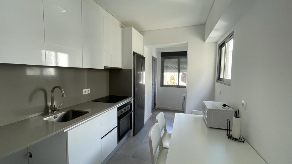 Apartamento T2 - Moscavide p/ Arrendar Junto à Universidade IADE - Muita Luz