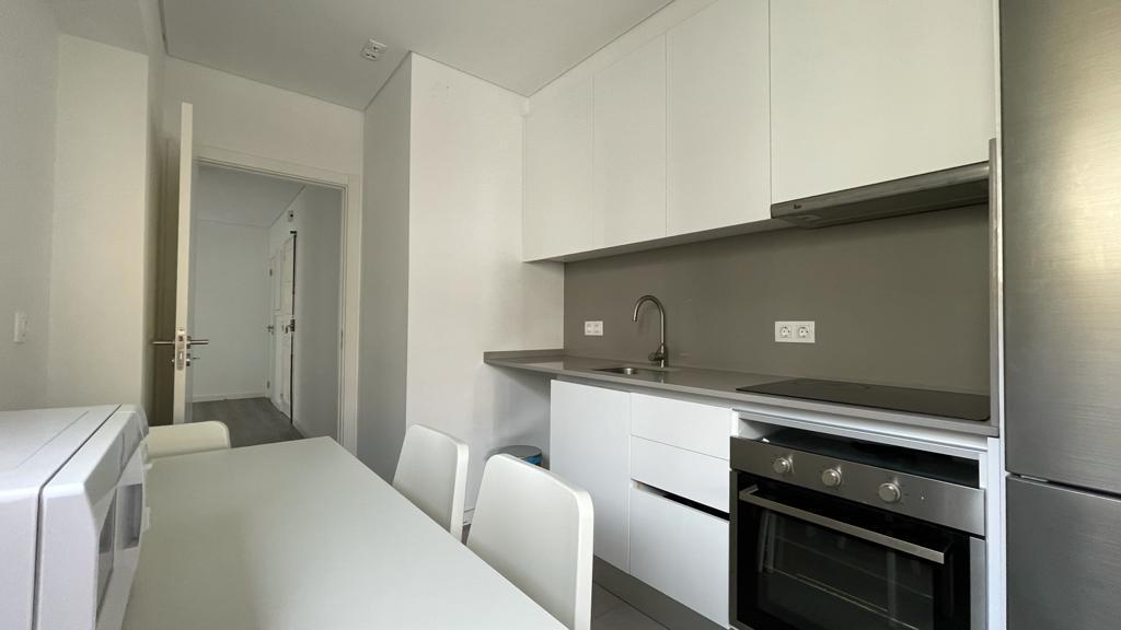 Apartamento T2 - Moscavide p/ Arrendar Junto à Universidade IADE - Muita Luz