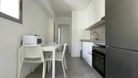 Apartamento T2 - Moscavide p/ Arrendar Junto à Universidade IADE - Muita Luz