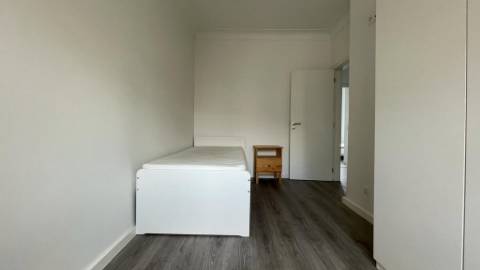 Apartamento T2 - Moscavide p/ Arrendar Junto à Universidade IADE - Muita Luz