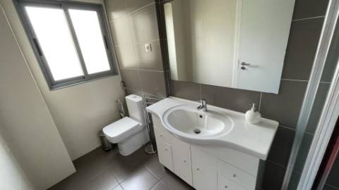 Apartamento T2 - Moscavide p/ Arrendar Junto à Universidade IADE - Muita Luz