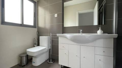 Apartamento T2 - Moscavide p/ Arrendar Junto à Universidade IADE - Muita Luz
