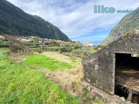 TERRENO DA CALÇADA - S. VICENTE