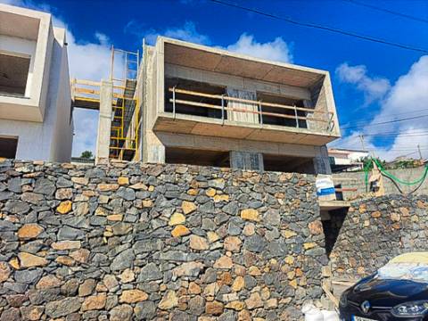 MORADIA NASCENTE DA MORENA