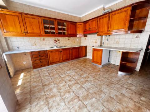 Apartamento T3, Bairro do Liceu, Setúbal