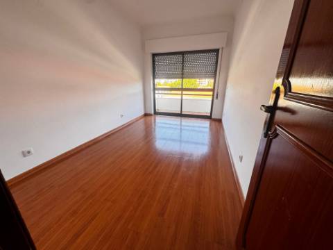 Apartamento T3, Bairro do Liceu, Setúbal