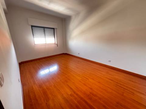 Apartamento T3, Bairro do Liceu, Setúbal