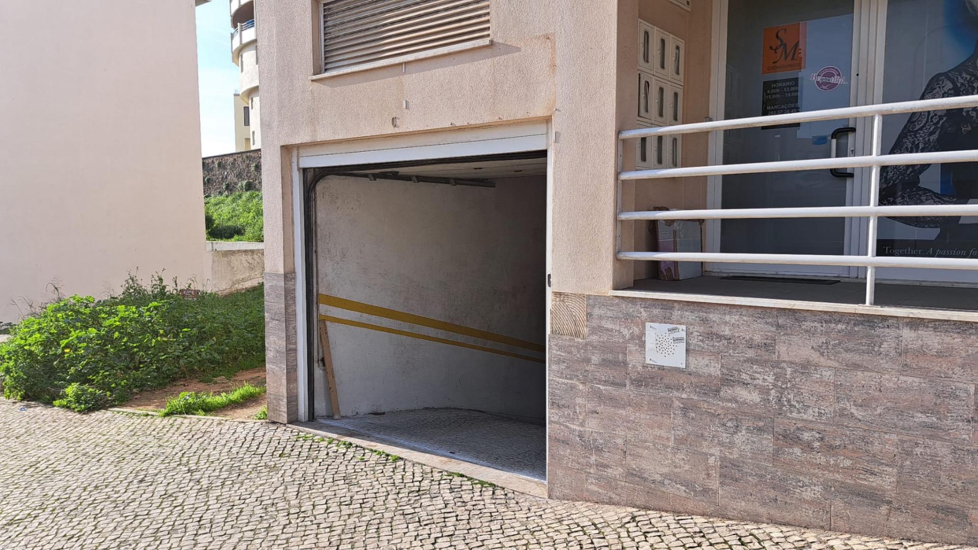 Garagem, São Francisco Xavier, Setúbal