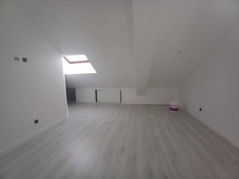 Apartamento T3 duplex, Costa da Caparica, Almada