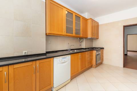 Apartamento ,T4 Bonfim ,Setubal