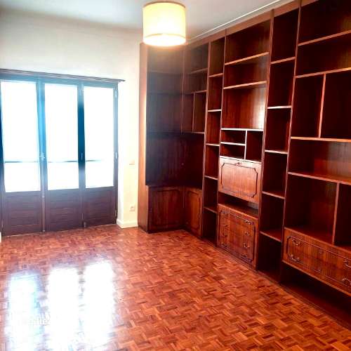 Apartamento T4, Bairro do Liceu, Setubal