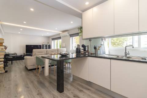 Apartamento T3, Bairro do Liceu, Setúbal