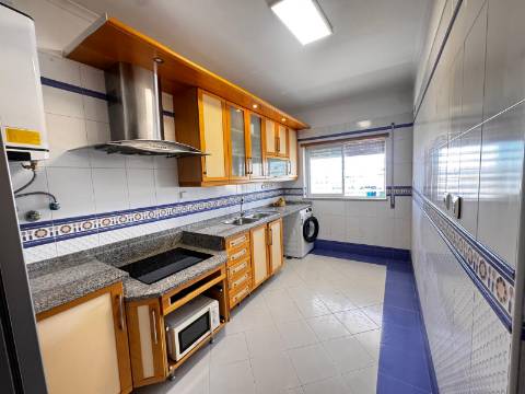 ApartamentoT3, com parqueamento Nova Azeda, Setubal