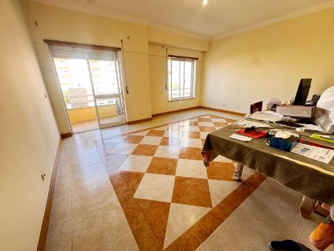 ApartamentoT3, com parqueamento Nova Azeda, Setubal