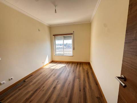 ApartamentoT3, com parqueamento Nova Azeda, Setubal