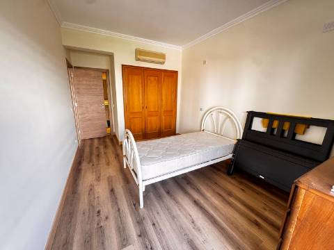 ApartamentoT3, com parqueamento Nova Azeda, Setubal