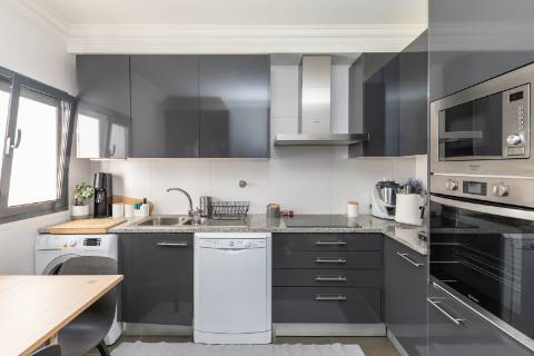 Apartamento t2 ,com parqueamento, Bairro do Liceu , Setubal