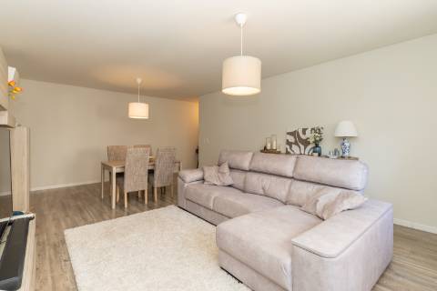 Apartamento t2 ,com parqueamento, Bairro do Liceu , Setubal