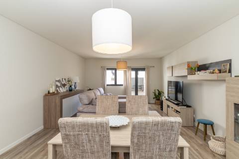 Apartamento t2 ,com parqueamento, Bairro do Liceu , Setubal