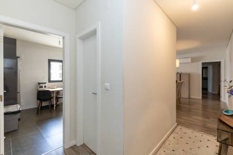 Apartamento t2 ,com parqueamento, Bairro do Liceu , Setubal