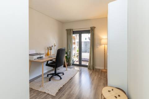 Apartamento t2 ,com parqueamento, Bairro do Liceu , Setubal