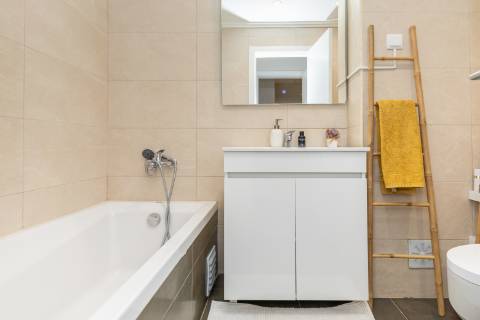 Apartamento t2 ,com parqueamento, Bairro do Liceu , Setubal