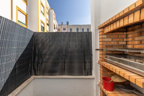 Apartamento t2 ,com parqueamento, Bairro do Liceu , Setubal