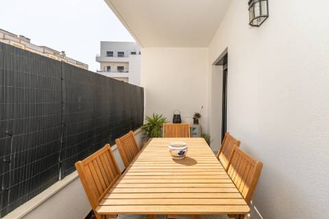 Apartamento t2 ,com parqueamento, Bairro do Liceu , Setubal