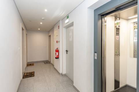 Apartamento t2 ,com parqueamento, Bairro do Liceu , Setubal