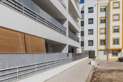 Apartamento t2 ,com parqueamento, Bairro do Liceu , Setubal