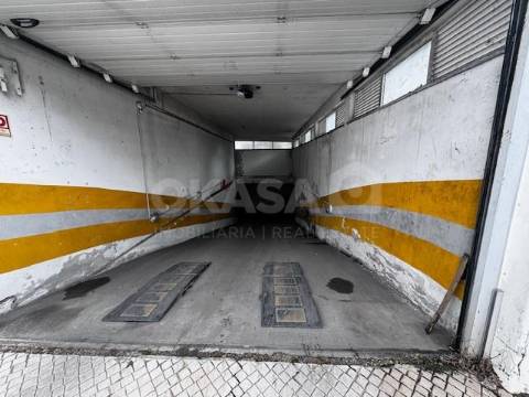 Garagem, Pinheirinhos, Setúbal