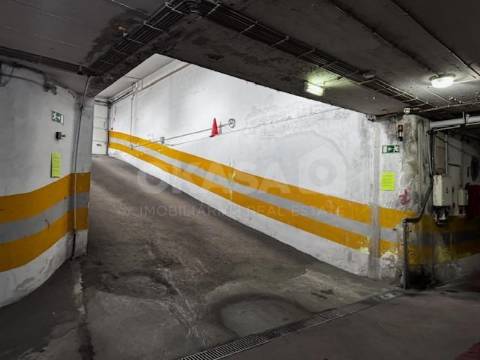 Garagem, Pinheirinhos, Setúbal