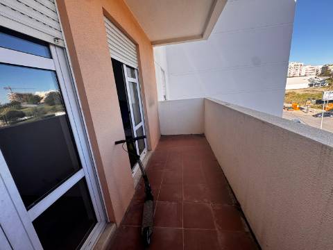 ApartamentoT3 com parqueamento, Nova Azeda , Setubal