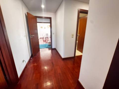 ApartamentoT3 com parqueamento, Nova Azeda , Setubal