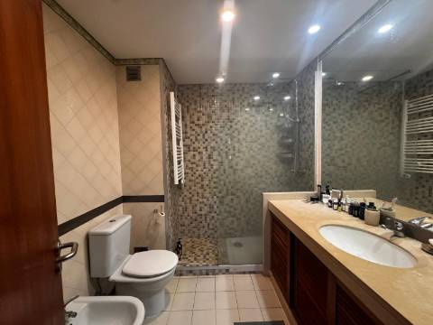 ApartamentoT3 com parqueamento, Nova Azeda , Setubal