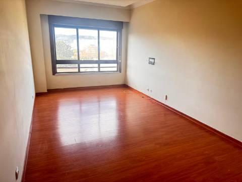 Apartamento T2, Arangues, Setubal