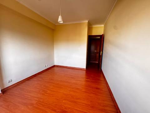 Apartamento T2, Arangues, Setubal