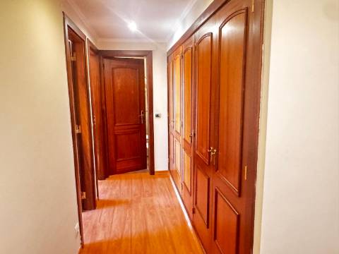 Apartamento T2, Arangues, Setubal