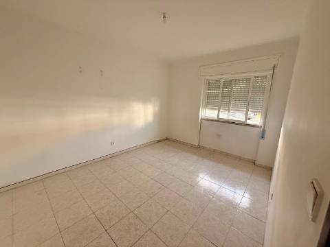 Apartamento T2,Viso, Setubal