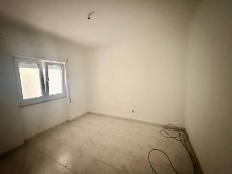 Apartamento T2,Viso, Setubal