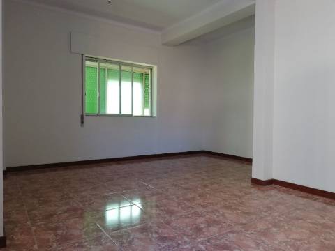 Apartamento T2, Dufa ;Setúbal
