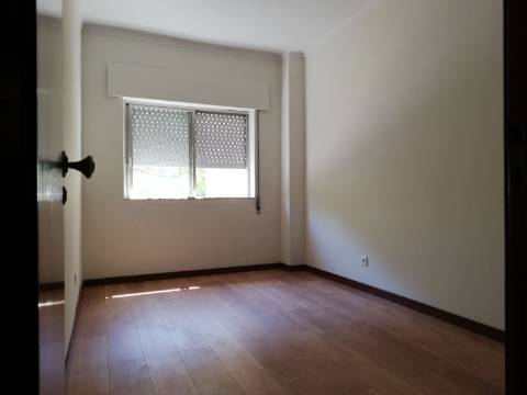 Apartamento T2, Dufa ;Setúbal
