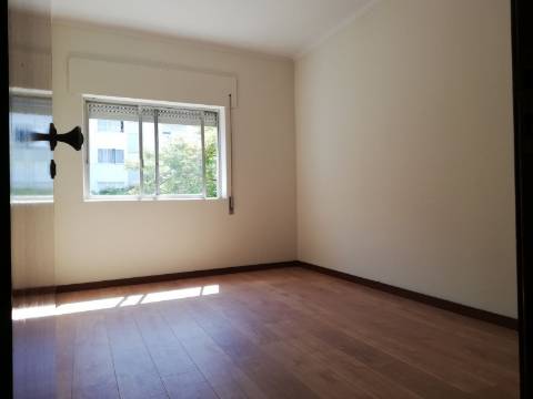 Apartamento T2, Dufa ;Setúbal
