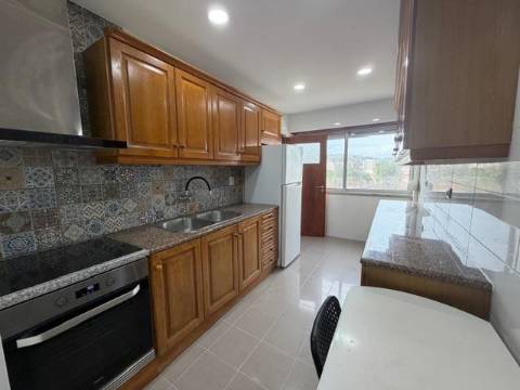 Apartamento T4, Aranguês, Setúbal