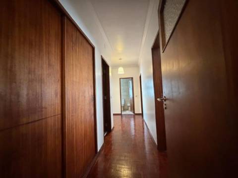 Apartamento T4, Aranguês, Setúbal